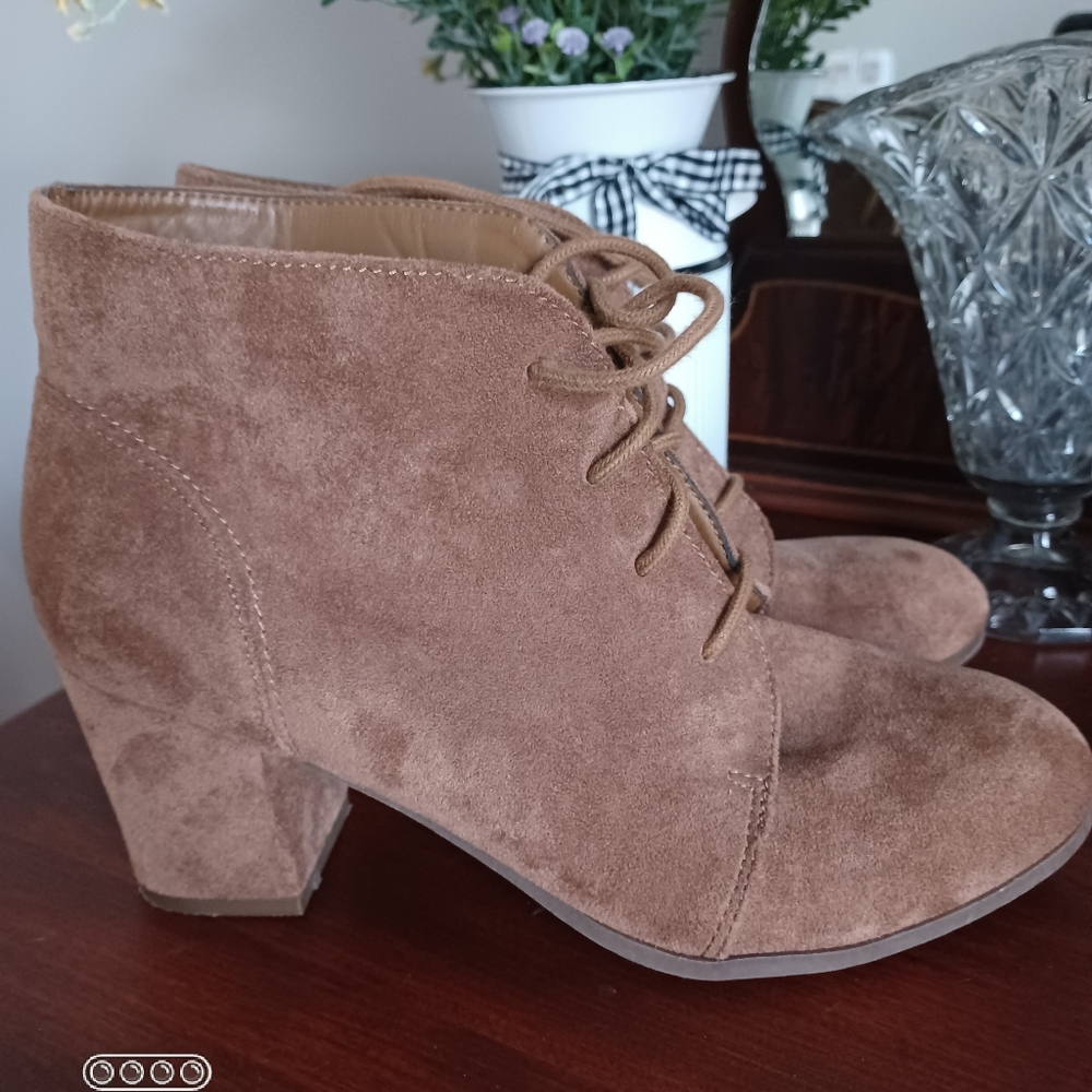 Madden Girl booties sz 9 pre- owned